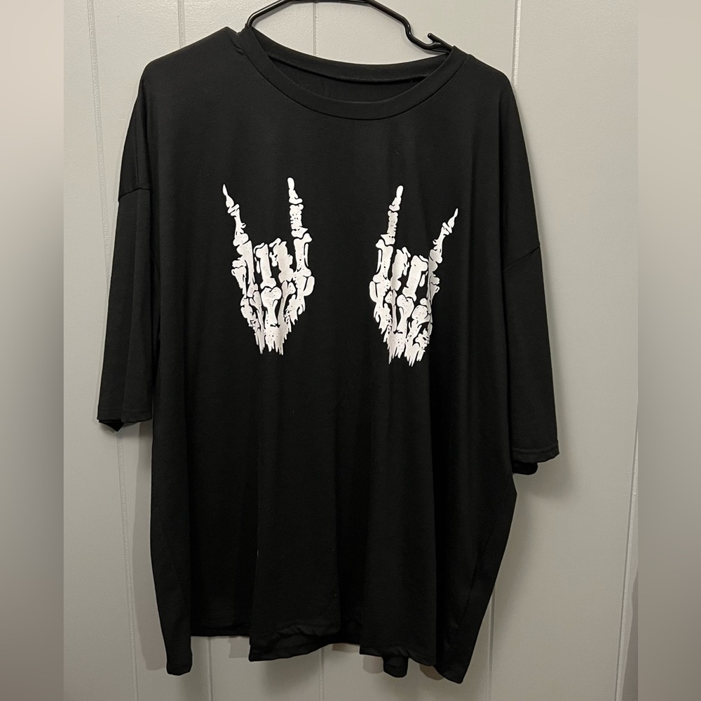 Skeleton graphic tee
